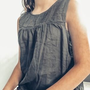 Gray tank top